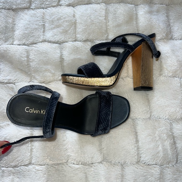 Navy blue and gold velvet Calvin Klein heels - Picture 2 of 3
